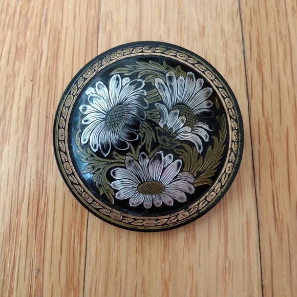 Vintage French Etched Plastic Brooch Gold Silver Floral Trombone Clasp France - Picture 6 of 11